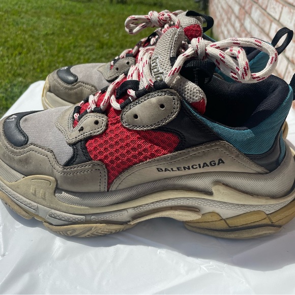BALENCIAGA TRIPLE S size 41 - Picture 1 of 6